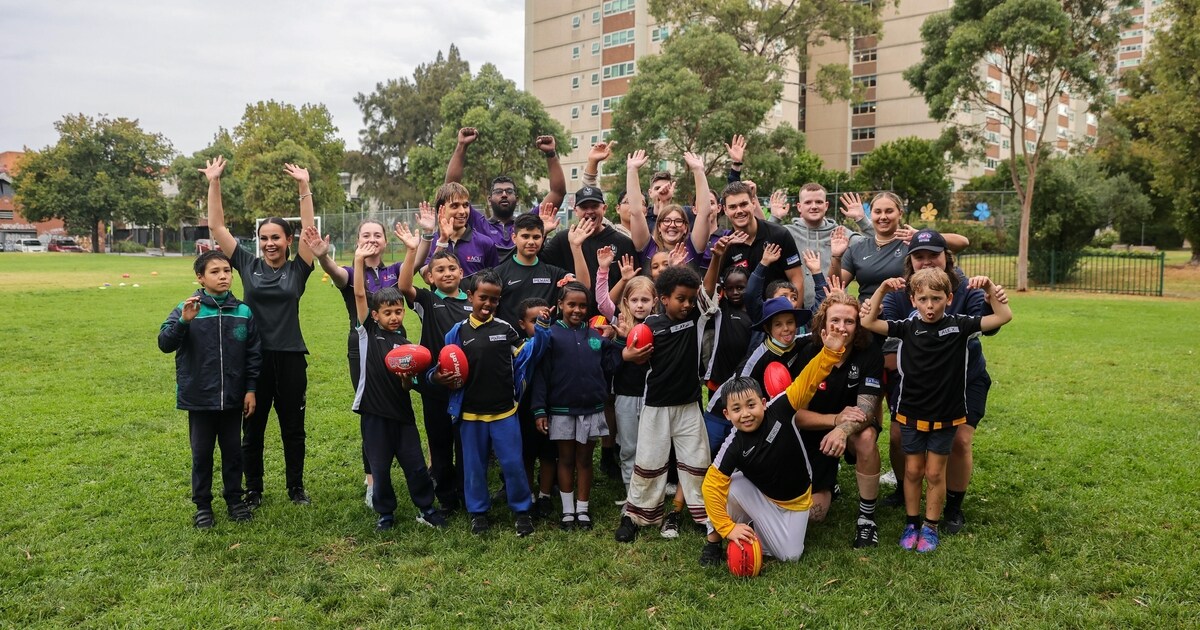 McCreery and Carmichael visit the Fitzroy Housing Estates