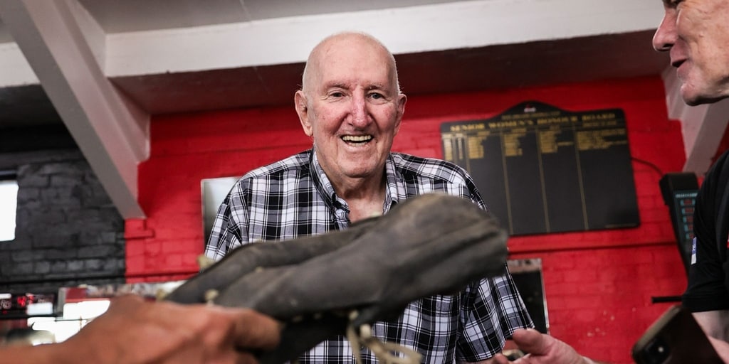 Former ruckman reconnects with Pies in Adelaide - Vimarsana News