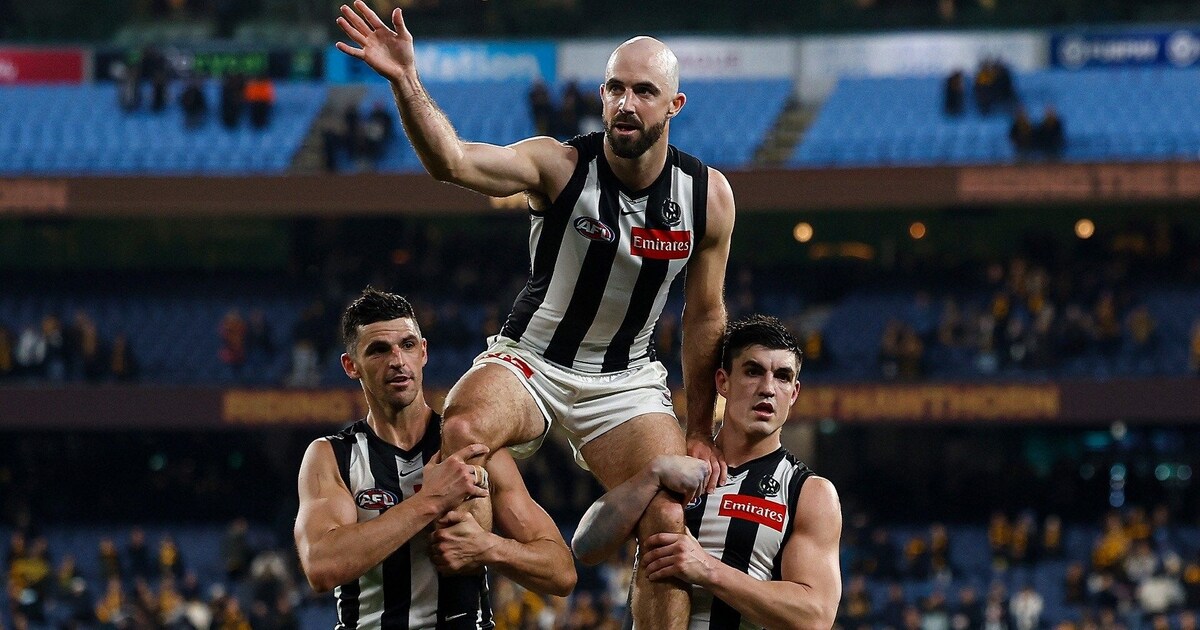 Sidebottom is chaired off in game 350