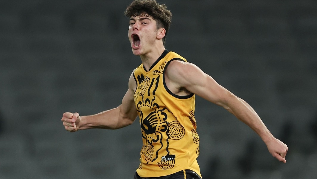 Pies swoop on Swadling